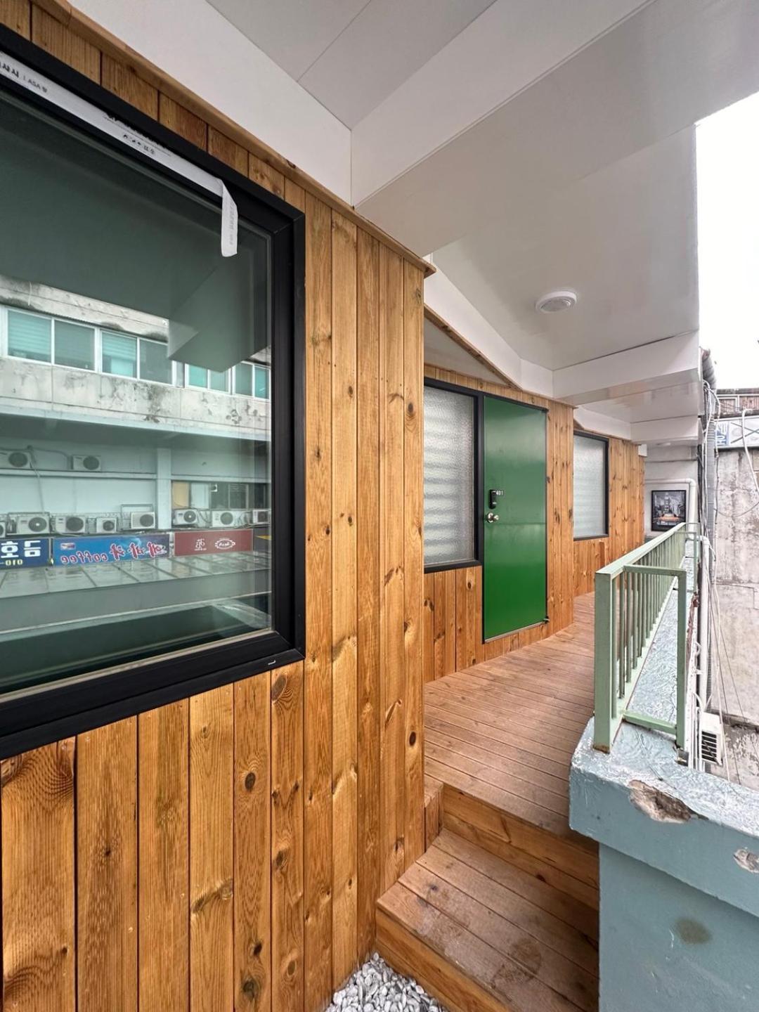 R Guesthouse Jongmyo Сеул Экстерьер фото