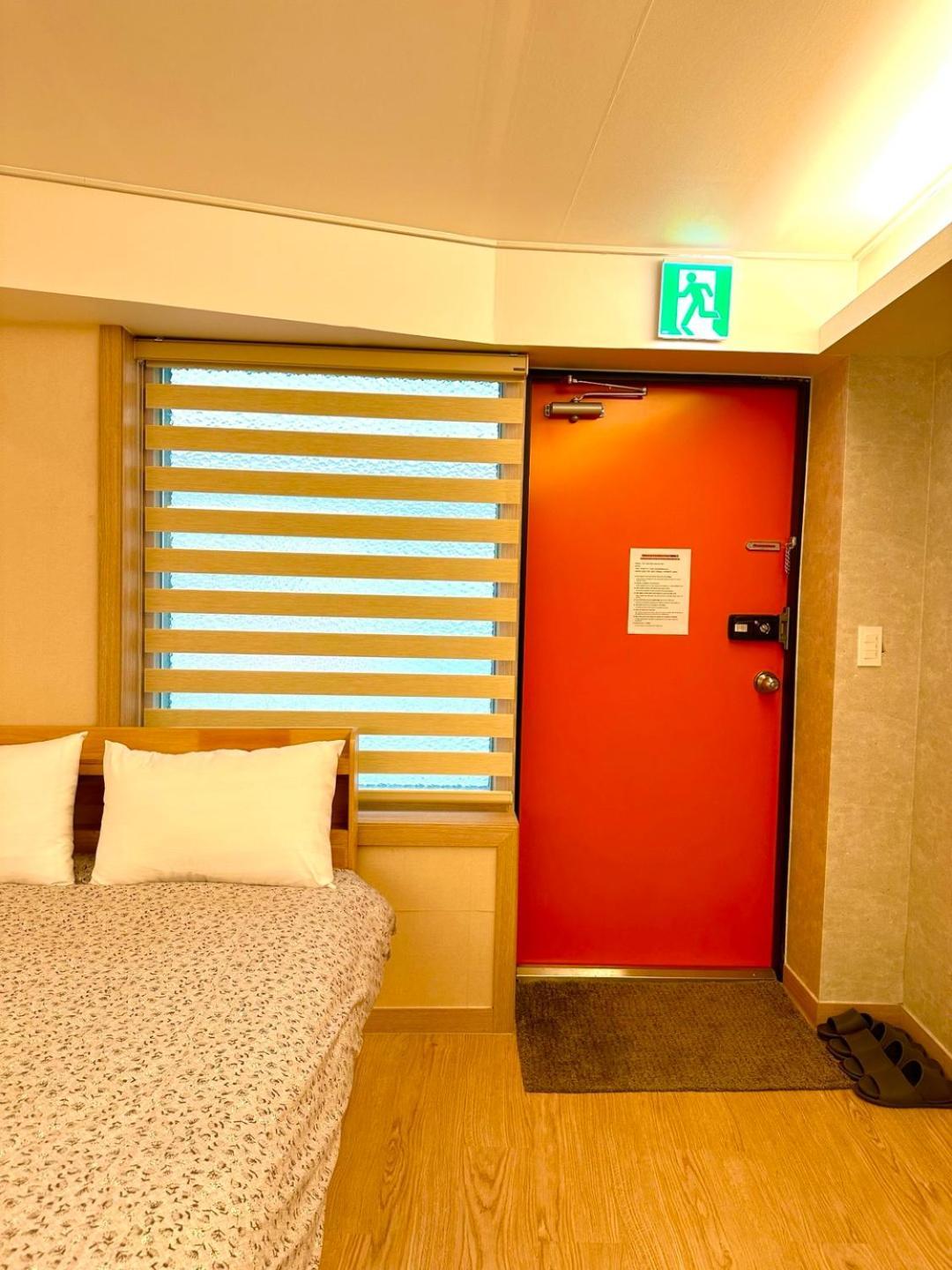 R Guesthouse Jongmyo Сеул Экстерьер фото