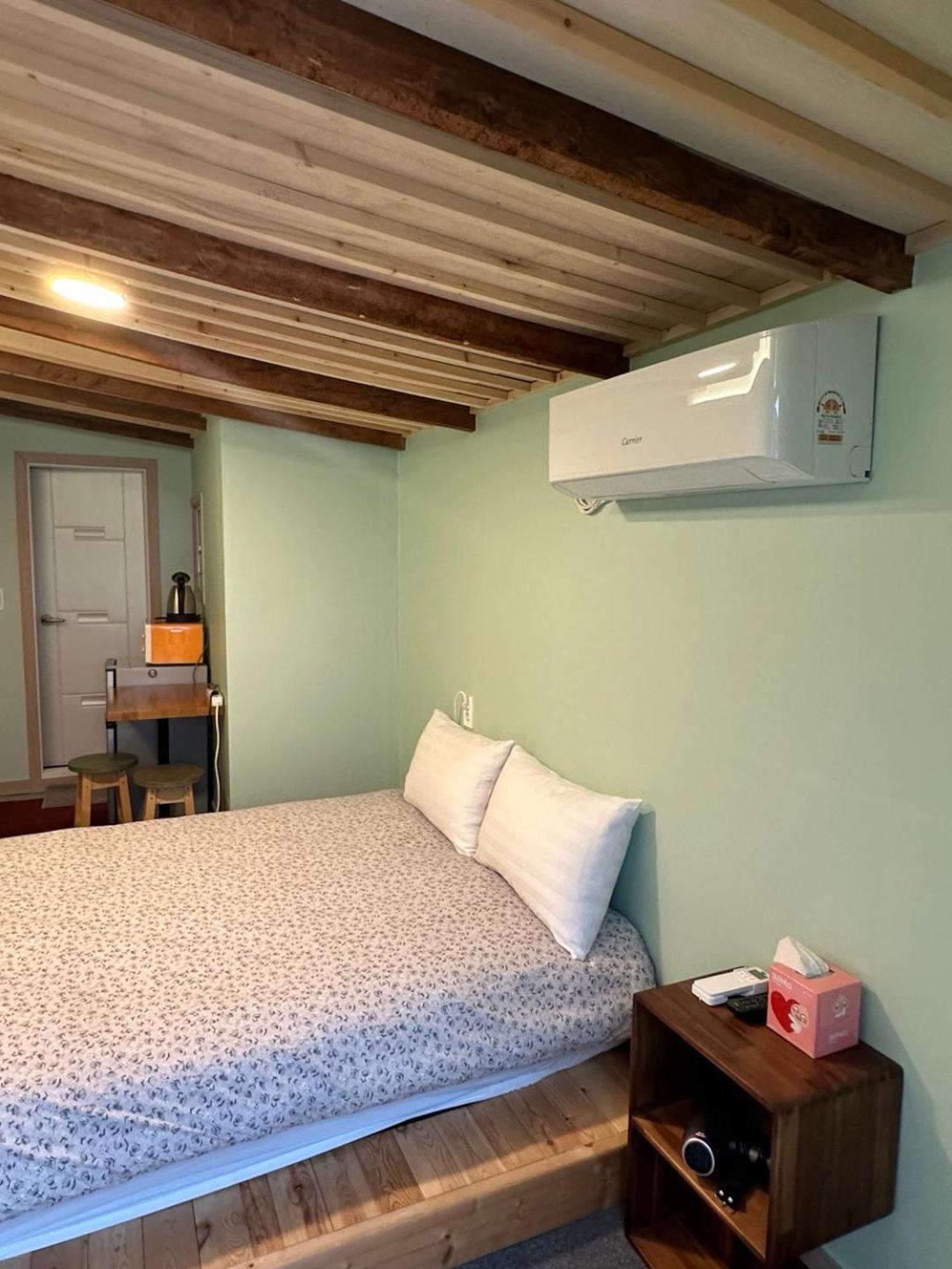 R Guesthouse Jongmyo Сеул Экстерьер фото