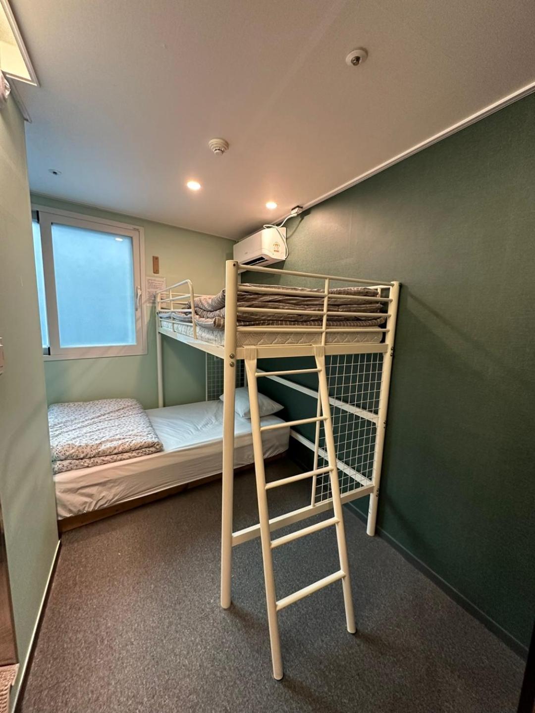 R Guesthouse Jongmyo Сеул Экстерьер фото
